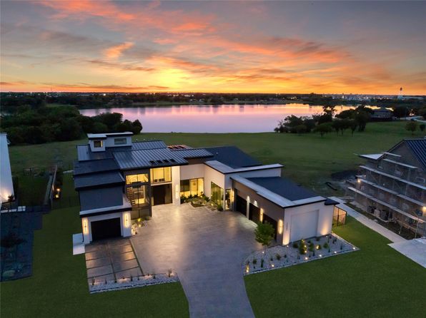 Exterior view of 12044 Blake Pl, Frisco